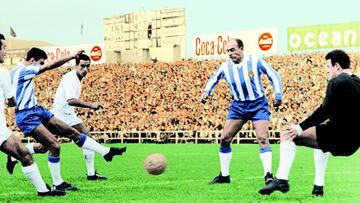 Di Stéfano, en su debut con el Espanyol ante el Real Madrid.
