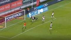 El insólito blooper de Díaz y Pinola que acabó en autogol de River Plate