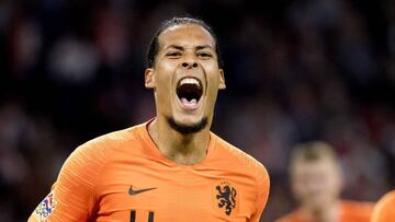 "Van Dijk lleva semanas jugando con dos costillas rotas"