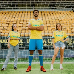 El Cádiz presenta una camiseta ‘Mágica’ para la próxima temporada