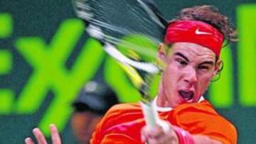 <b>SIN APUROS. </b>Rafa Nadal venció en el primer set al belga Steve Darcis que luego se retiró con 2-0.