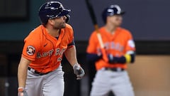 ARLINGTON, TEXAS - OCTOBER 20: Jose Altuve #27 of the Houston Astros hits a three run home run against Jose Leclerc #25 of the Texas Rangers during the ninth inning in Game Five of the American League Championship Series at Globe Life Field on October 20, 2023 in Arlington, Texas.   Stacy Revere/Getty Images/AFP (Photo by Stacy Revere / GETTY IMAGES NORTH AMERICA / Getty Images via AFP)