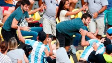 La rivalidad del fútbol fue llevada al tenis y al básquetbol entre argentinos y brasileños, que se enfrentaron en el court central del tenís olímpico y en la Arena Carioca en el duelo de baloncesto. A tal punto llegaron las peleas que la organización tuvo que sacar una campaña llamando a la no violencia.
