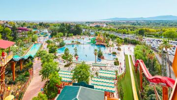 Evacúan el parque acuático de Port Aventura por un incendio en un transformador