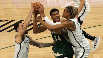 Los Bucks se crecen ante su público: empiezan 30-9 y dejan a los Nets en solo 83 puntos. Un Middleton imperial (35+15) salva una vida para Giannis.