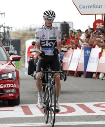 Chris Froome, máximo rival de Nairo Quintana, exigió al colombiano en la etapa 20 y lo aplaudió en los últimos metros de recorrido.