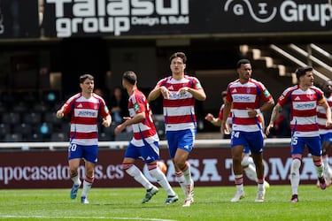 Cuando más necesitaba el Granada el gol, apareció Miguel Rubio con su cabeza, para poner el 1-1. El central se adjudicó un balón sin dueño en un envío de córner; y su remate golpeó en el larguero antes de entrar en la portería.