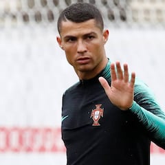 Neymar y Cristiano llevan a legislar un límite de gasto