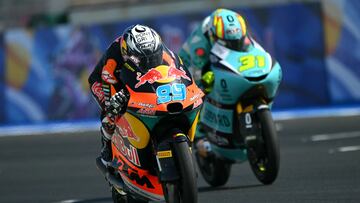 Entrada en meta de Rueda como ganador de Moto3 en Misano.