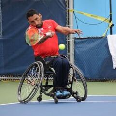 Robinson Méndez arrasa en su debut y clasifica a octavos