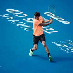 Zverev vuelve a ganar en su regreso tras su grave lesión