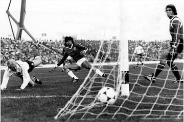 La primera ocasión que se vieron en un Mundial fue Argentina 78, donde se superó la goleada en contra, pues el equipo nacional sucumbió 6-0 frente a Alemania Federal.