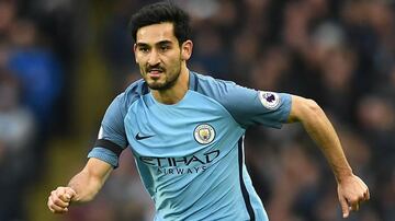 Gündogan se recuperó de una lesión de ligamentos, tras lo que ha ganado minutos con Pep Guardiola en el Manchester City; sin embargo, con un medio campo repleto de talento en Alemania, no ha sido llamado para defender la playera de los actuales campeones del mundo. 