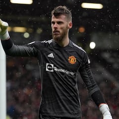 De Gea da un toque a sus compañeros