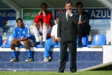 El Ojitos ya había dirigido a La Máquina. Estuvo un año y se fue en el 2004. Su tercera etapa fue en el 2009, aunque llegó a finales, no pudo conseguir el título.