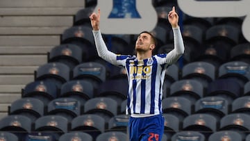 Toni Martínez celebra un gol con el Oporto.