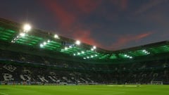 Borussia M'gladbach 1 - 2 Barcelona: in images