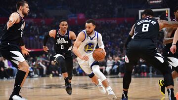 Exhibición absoluta de Curry, pero nueva derrota de los Warriors fuera de casa. Los Clippers de Kawhi emergen en un duelo clave para evitar el play-in.