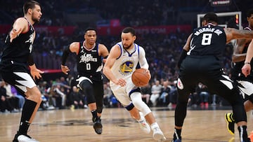 Exhibición absoluta de Curry, pero nueva derrota de los Warriors fuera de casa. Los Clippers de Kawhi emergen en un duelo clave para evitar el play-in.