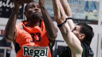 <b>SIENA 76 - BARCELONA 67</b>.