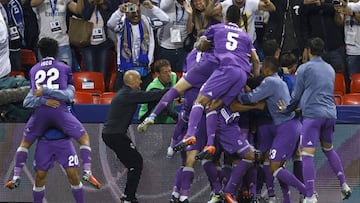 Los jugadores del Real Madrid celebran un gol. 