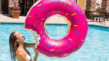 Los flotadores gigantes que arrasan en la playa y piscina