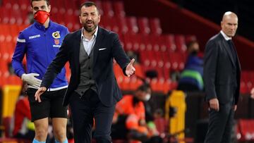 Diego Mart&iacute;nez durante el partido ante el Real Madrid.