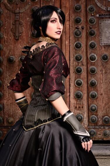 Nebulaluben, la Morrigan española de Dragon Age