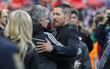 Simeone y Mourinho antes de comenzar el encuentro.