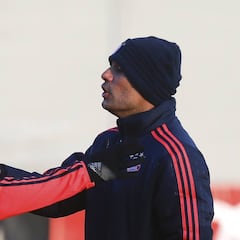 Benatia desvela que Guardiola salió del Barça decepcionado con algunos jugadores