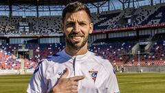 Dani Pacheco, durante su presentaci&oacute;n con el G&oacute;rnik Zabrze polaco