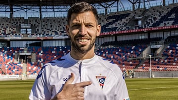 Dani Pacheco, durante su presentación con el Górnik Zabrze polaco