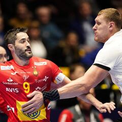 Los Hispanos derriban al Goliat letón con una defensa astuta