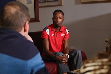 “España me lo ha dado todo, ahora solo me faltan mi mujer y mi hija aquí conmigo”