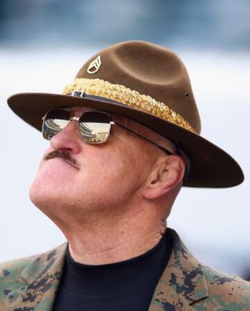 El mism¨ªsimo Sargento Salughter, estrella de la WWE que incluso fue uno de los personajes de los G.I. Joes, estuvo en partido entre Eagles y Bills. ?A sus ¨®rdenes, mi sargento!
