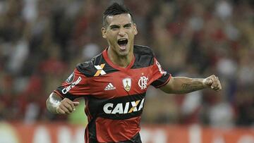 El defensor estaría en la órbita del Seattle Sounders de la Major League Soccer y Ruidíaz influiría para la posible llegada de su compatriota el próximo año