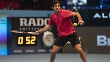 Vienna (Austria), 27/10/2020.- Cristian Garin of Chile in action during his first round match against against Stan Wawrinka of Switzerland at the Erste Bank Open ATP tennis tournament in Vienna, Austria, 27 October 2020. (Tenis, Abierto, Suiza, Viena) EFE