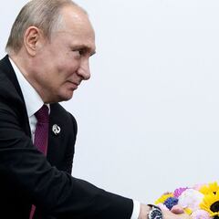 Does Vladimir Putin speak English? What languages does Putin speak?