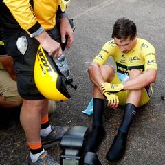 Las dos caras del ciclismo: Pogacar, campeón y Roglic 2°