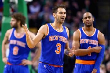Jose Calderon se lleva una t谷cnica por protestar.