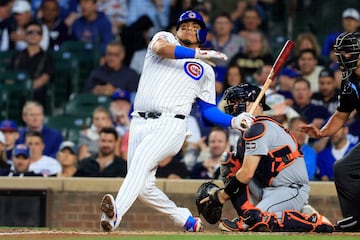 CHICAGO, ILLINOIS - AUGUST 21: Isaac Paredes #17 of the Chicago Cubs takes a swing during the second inning against the Detroit Tigers at Wrigley Field on August 21, 2024 in Chicago, Illinois.   Justin Casterline/Getty Images/AFP (Photo by Justin Casterline / GETTY IMAGES NORTH AMERICA / Getty Images via AFP)