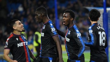 Soccer Football - Premier League - Brighton & Hove Albion v Crystal Palace - The American Express Community Stadium, Brighton, Britain - December 15, 2024 Crystal Palace's Ismaila Sarr celebrates scoring their third goal with Daniel Munoz and Eddie Nketiah REUTERS/Jaimi Joy EDITORIAL USE ONLY. NO USE WITH UNAUTHORIZED AUDIO, VIDEO, DATA, FIXTURE LISTS, CLUB/LEAGUE LOGOS OR 'LIVE' SERVICES. ONLINE IN-MATCH USE LIMITED TO 120 IMAGES, NO VIDEO EMULATION. NO USE IN BETTING, GAMES OR SINGLE CLUB/LEAGUE/PLAYER PUBLICATIONS. PLEASE CONTACT YOUR ACCOUNT REPRESENTATIVE FOR FURTHER DETAILS..