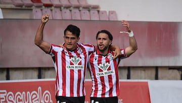 Carbonell, jugador del Zamora, celebra el gol de la victoria ante Osasuna Promesas.