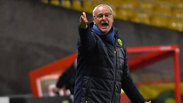 Nantes' Italian head coach Claudio Ranieri gestures during the French L1 football match Nantes vs Nice at the La Beaujoire stadium in Nantes, western France, on December 10, 2017. / AFP PHOTO / LOIC VENANCE