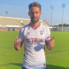 Javi Navarro: "Creo que puedo encajar en la idea del míster"