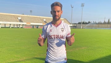 Javi Navarro: "Creo que puedo encajar en la idea del míster"