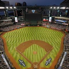 Rangers están a un juego de coronarse en Serie Mundial tras aplastar a D-Backs