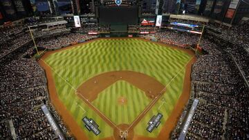 PHOENIX, ARIZONA - OCTOBER 31: A general view during Game Four of the World Series between the Texas Rangers and the Arizona Diamondbacks at Chase Field on October 31, 2023 in Phoenix, Arizona.   Christian Petersen/Getty Images/AFP (Photo by Christian Petersen / GETTY IMAGES NORTH AMERICA / Getty Images via AFP)