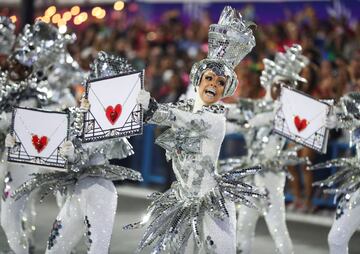 Uno de los eventos más importantes de Brasil se vuelve a celebrar. Tras dos años de parón por el COVID vuelve el Carnaval de Río.