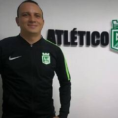 Este es Alejandro Restrepo, técnico que reemplaza a Autuori